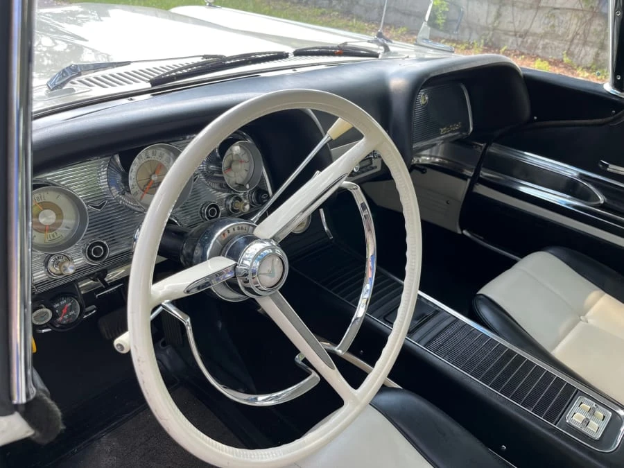 1960 Ford Thunderbird 2nd Gen - Image 7 of 16