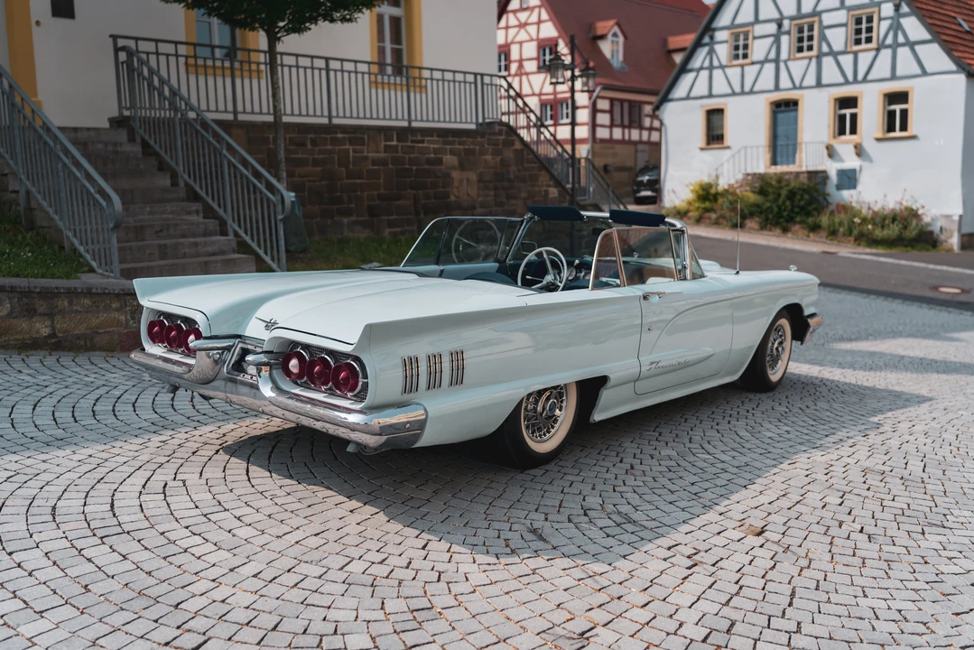 1960 Ford Thunderbird 2nd Gen - Image 14 of 31