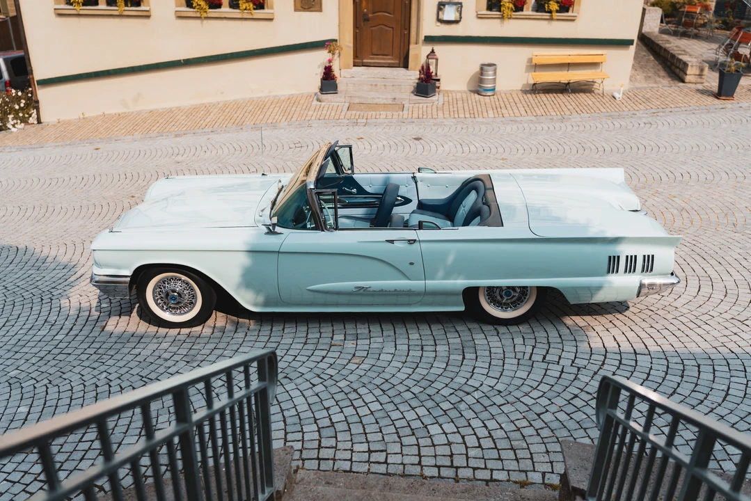 1960 Ford Thunderbird 2nd Gen - Image 4 of 31