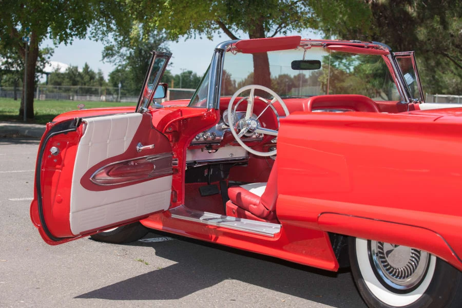 1960 Ford Thunderbird 2nd Gen - Image 6 of 12