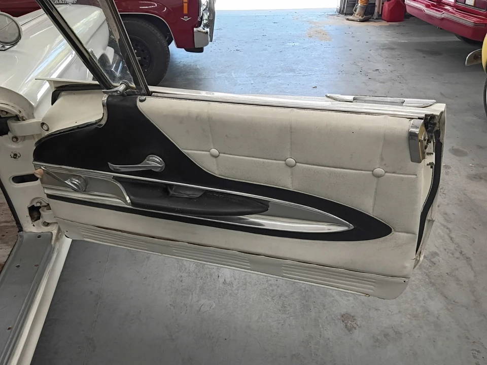 1960 Ford Thunderbird 2nd Gen - Image 13 of 20
