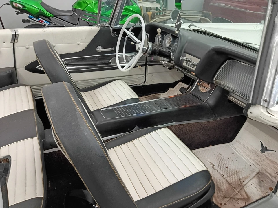 1960 Ford Thunderbird 2nd Gen - Image 11 of 20
