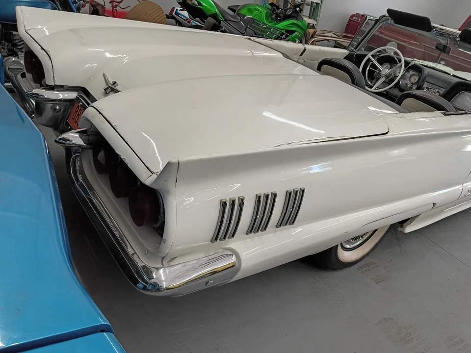 1960 Ford Thunderbird 2nd Gen - Image 15 of 20