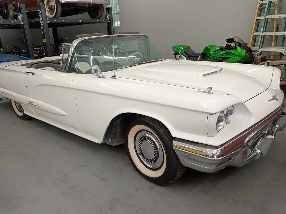 1960 Ford Thunderbird 2nd Gen - Image 18 of 20