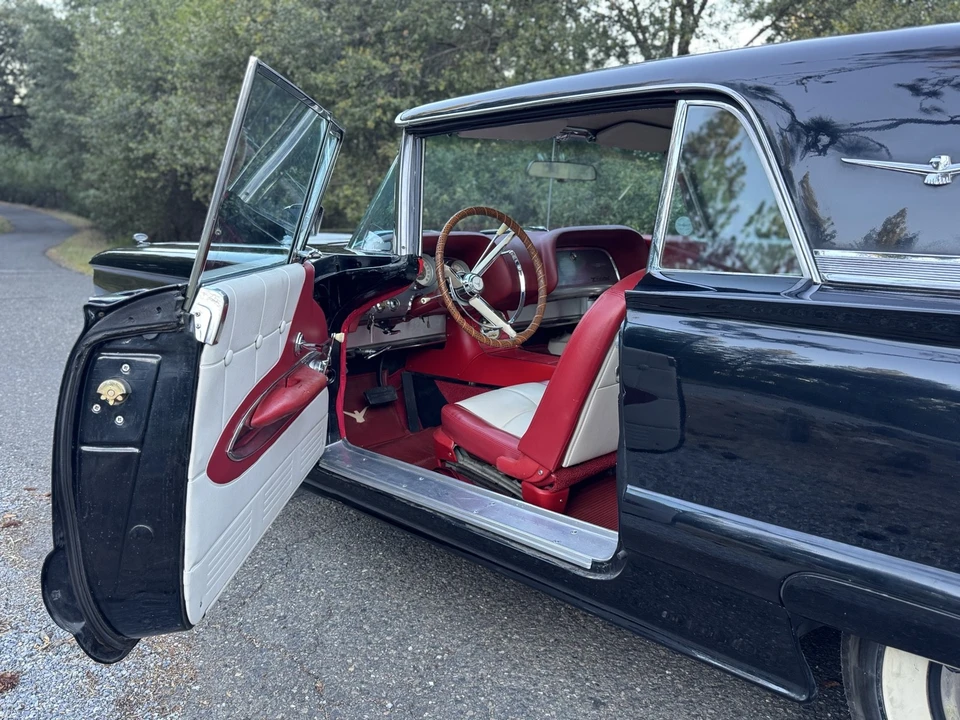 1960 Ford Thunderbird 2nd Gen - Image 26 of 31