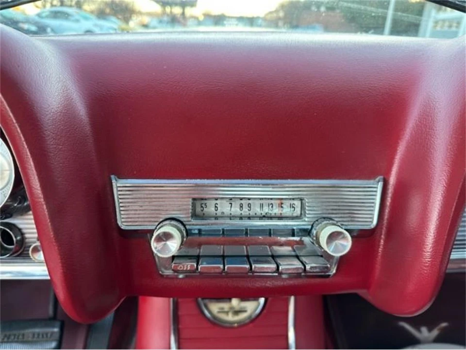 1960 Ford Thunderbird 2nd Gen - Image 18 of 30