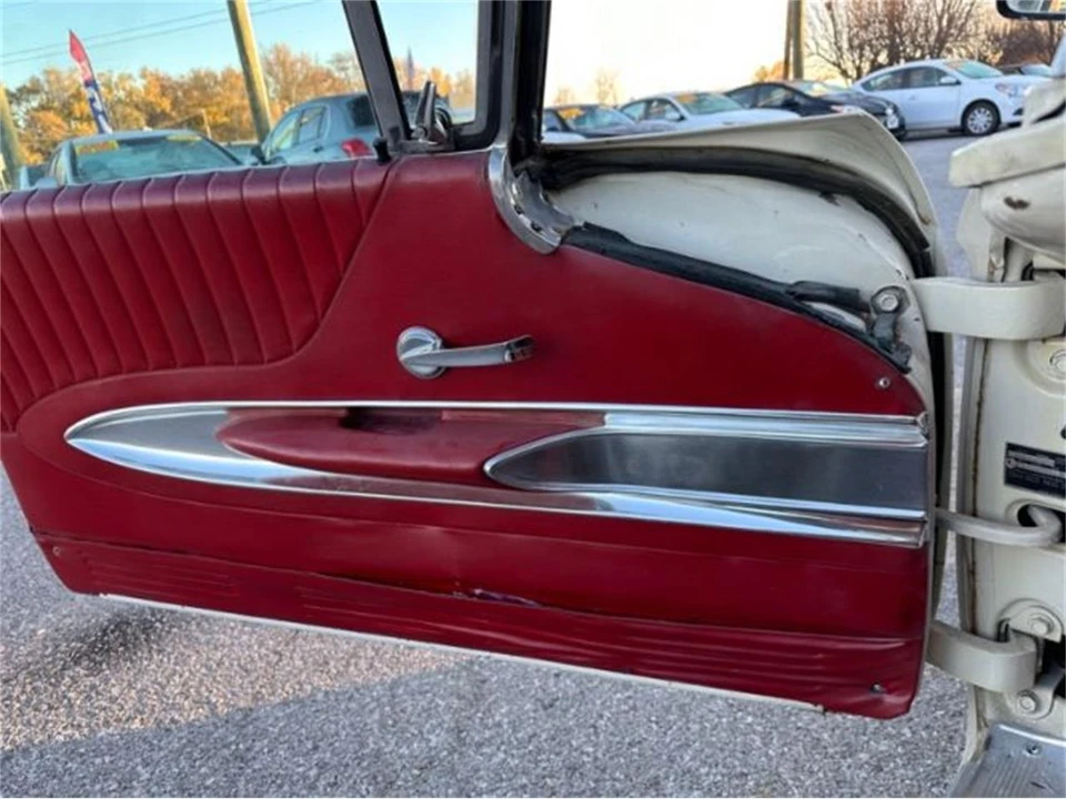 1960 Ford Thunderbird 2nd Gen - Image 21 of 30