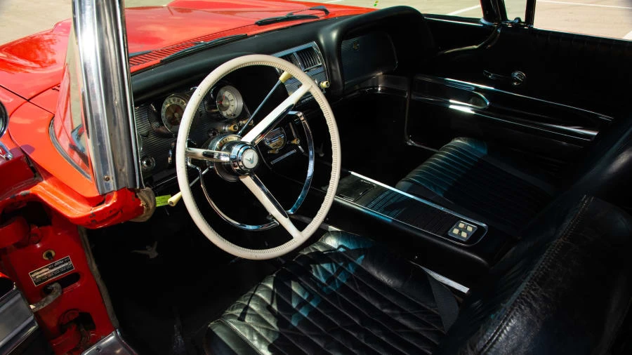 1960 Ford Thunderbird 2nd Gen - Image 4 of 12