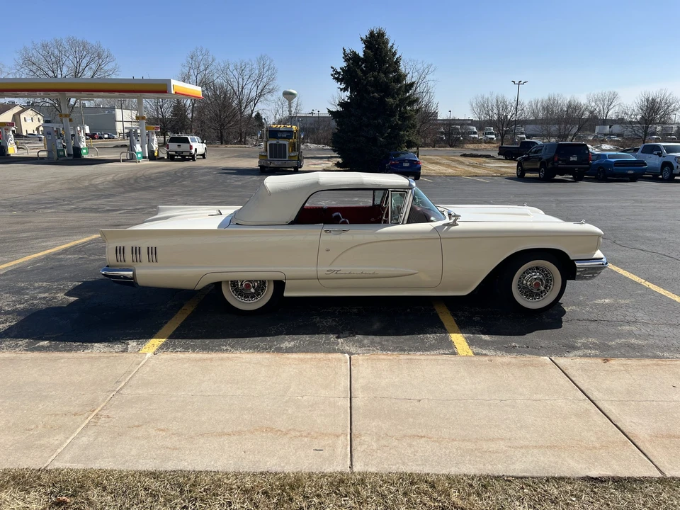 1960 Ford Thunderbird 2nd Gen - Image 19 of 31