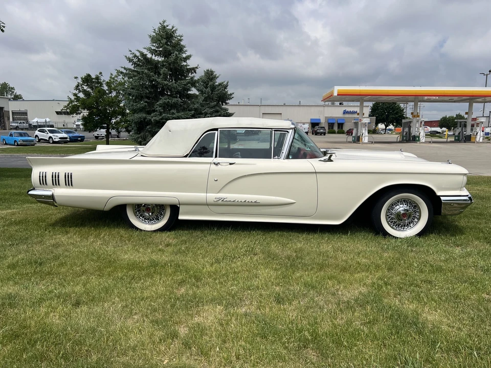 1960 Ford Thunderbird 2nd Gen - Image 18 of 31