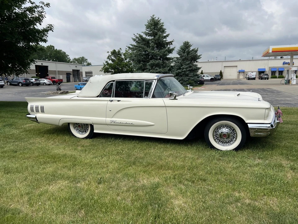 1960 Ford Thunderbird 2nd Gen - Image 22 of 31