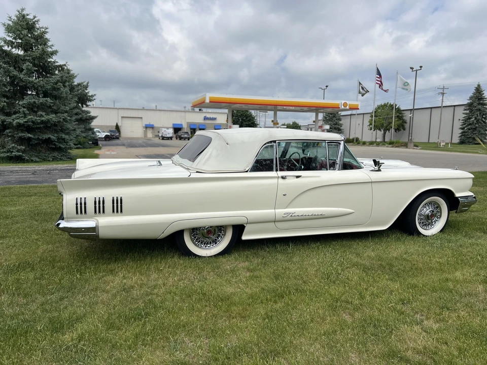 1960 Ford Thunderbird 2nd Gen - Image 17 of 31