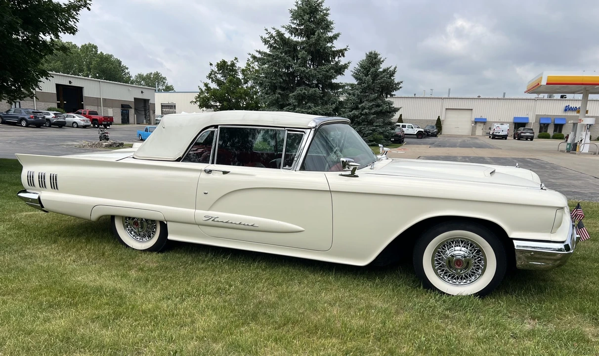 1960 Ford Thunderbird 2nd Gen - Image 23 of 31