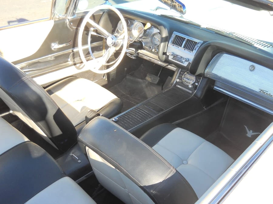 1960 Ford Thunderbird 2nd Gen - Image 13 of 16