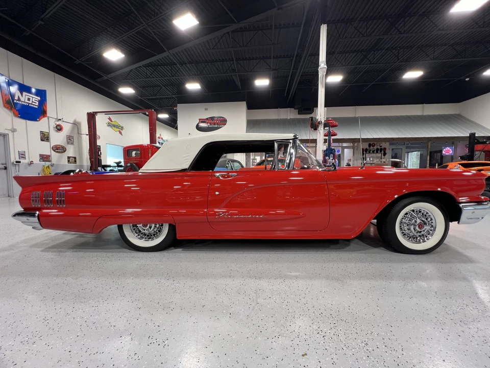 1960 Ford Thunderbird 2nd Gen - Image 15 of 31