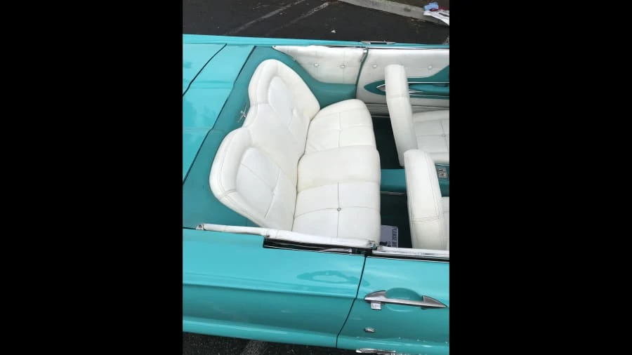 1960 Ford Thunderbird 2nd Gen - Image 4 of 10