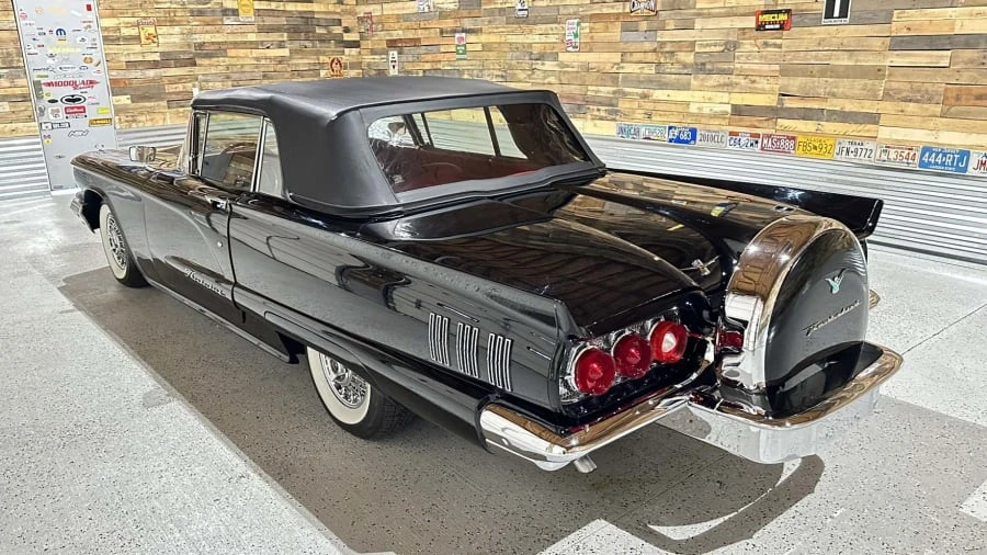 1960 Ford Thunderbird 2nd Gen - Image 13 of 23