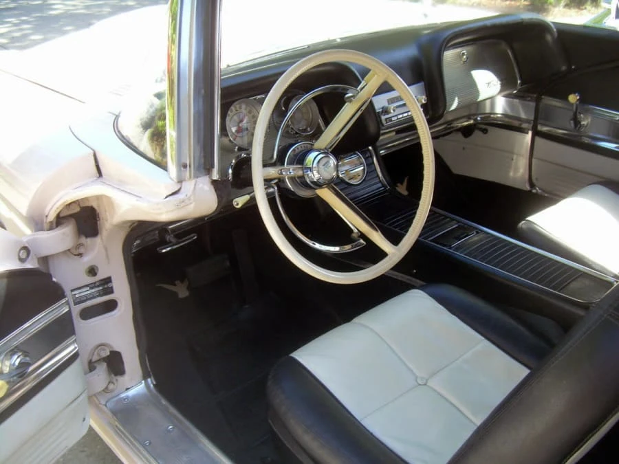 1960 Ford Thunderbird 2nd Gen - Image 3 of 6