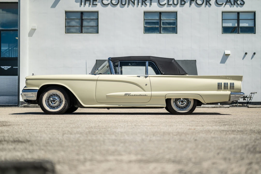 1960 Ford Thunderbird 2nd Gen - Image 15 of 31