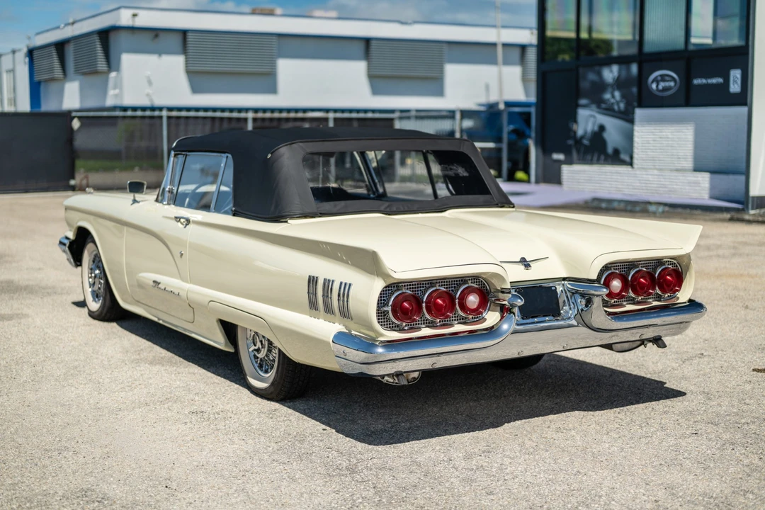 1960 Ford Thunderbird 2nd Gen - Image 18 of 31