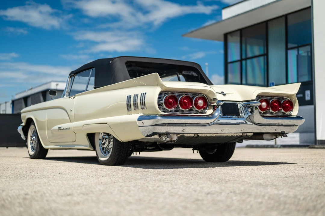 1960 Ford Thunderbird 2nd Gen - Image 19 of 31
