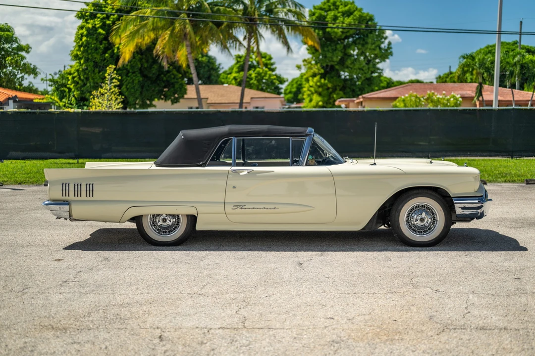 1960 Ford Thunderbird 2nd Gen - Image 26 of 31