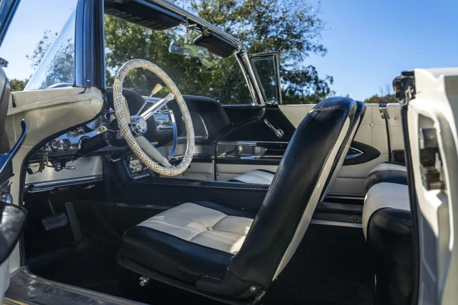 1960 Ford Thunderbird 2nd Gen - Image 23 of 31