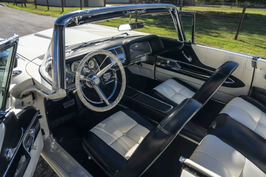 1960 Ford Thunderbird 2nd Gen - Image 25 of 31