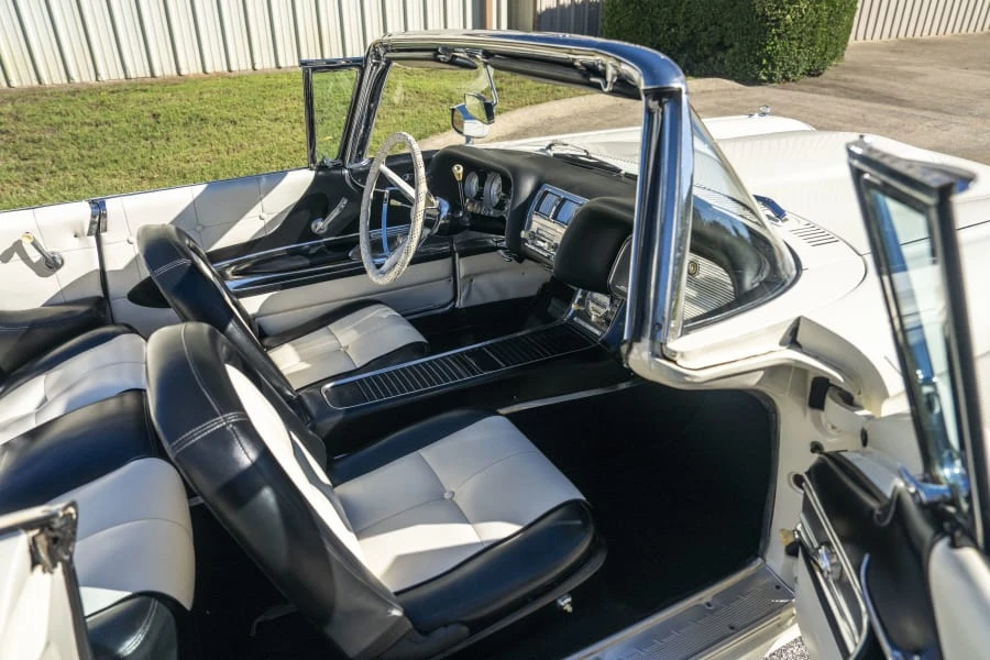 1960 Ford Thunderbird 2nd Gen - Image 26 of 31