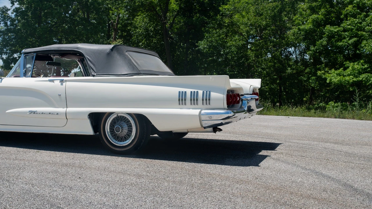 1960 Ford Thunderbird 2nd Gen - Image 13 of 31