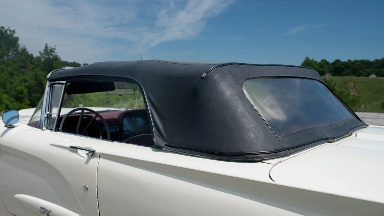 1960 Ford Thunderbird 2nd Gen - Image 26 of 31