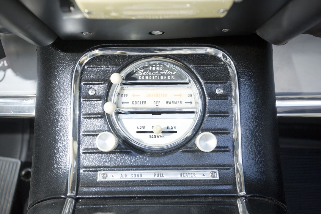 1960 Ford Thunderbird 2nd Gen - Image 21 of 31