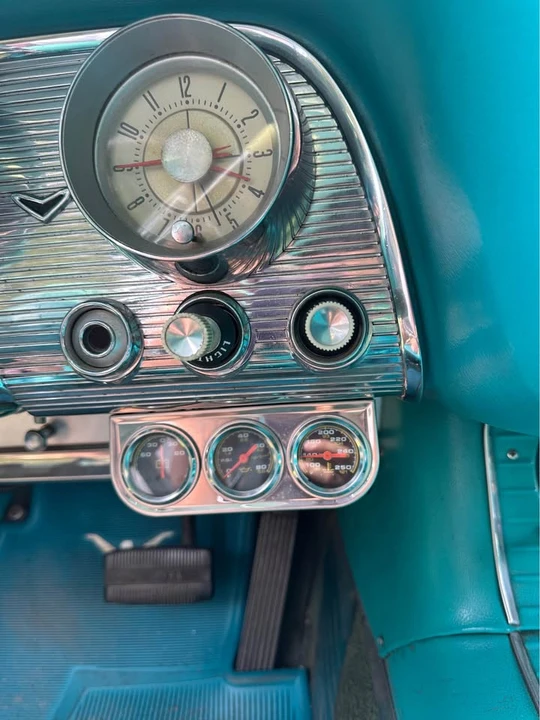 1960 Ford Thunderbird 2nd Gen - Image 13 of 14