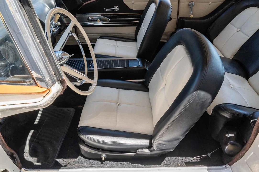 1960 Ford Thunderbird 2nd Gen - Image 11 of 21