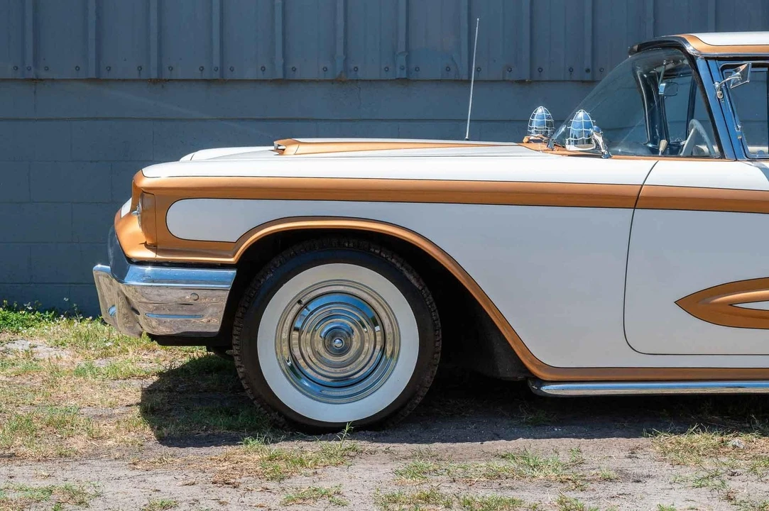 1960 Ford Thunderbird 2nd Gen - Image 23 of 31