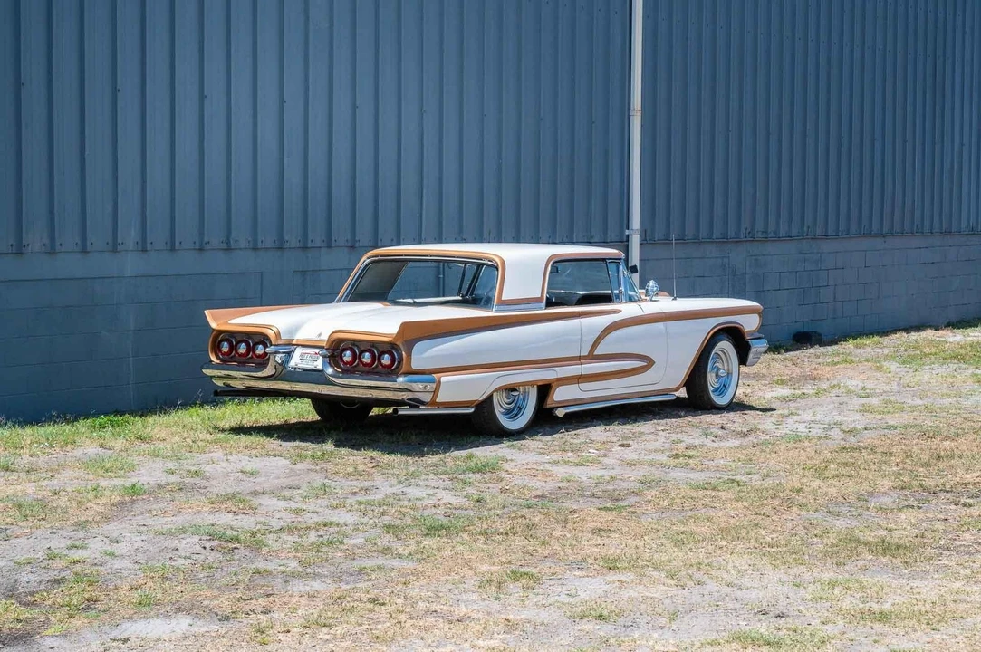 1960 Ford Thunderbird 2nd Gen - Image 6 of 21