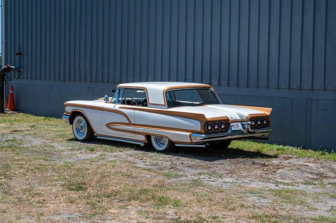 1960 Ford Thunderbird 2nd Gen - Image 4 of 21