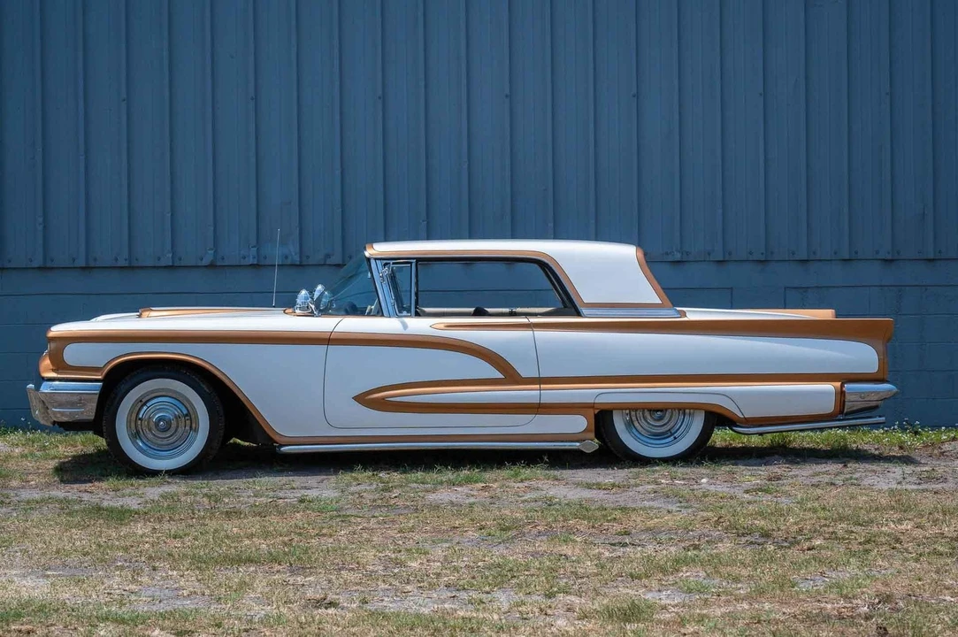 1960 Ford Thunderbird 2nd Gen - Image 2 of 21