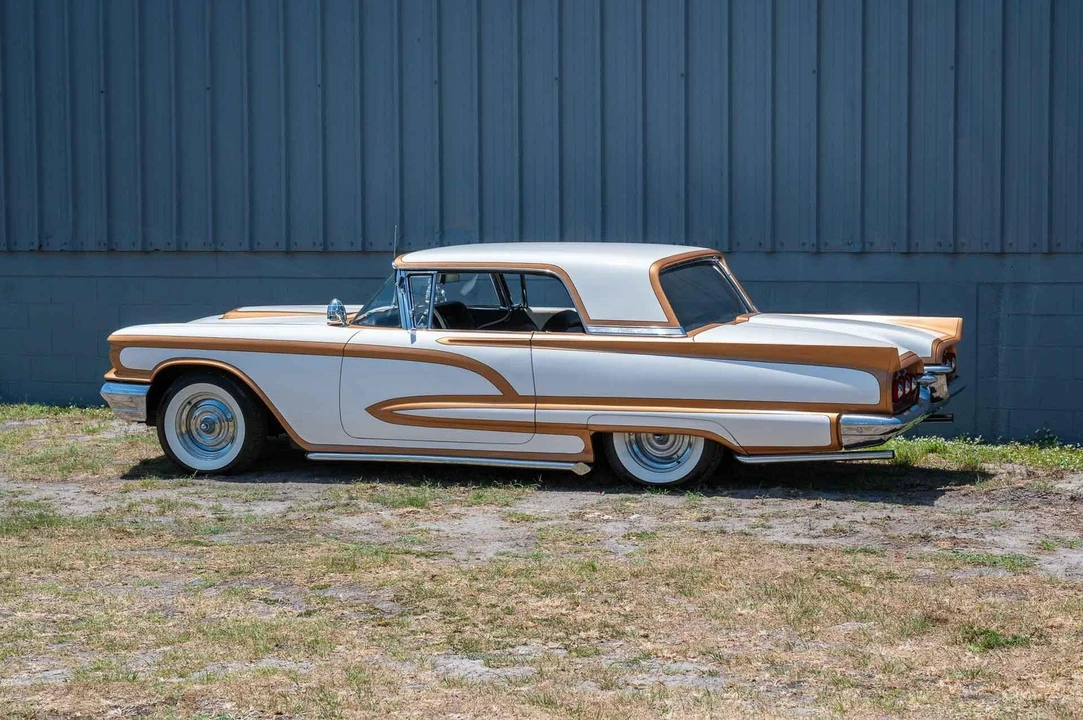 1960 Ford Thunderbird 2nd Gen - Image 17 of 21