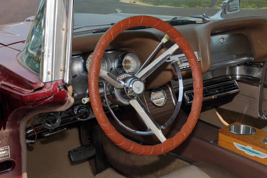 1960 Ford Thunderbird 2nd Gen - Image 19 of 24
