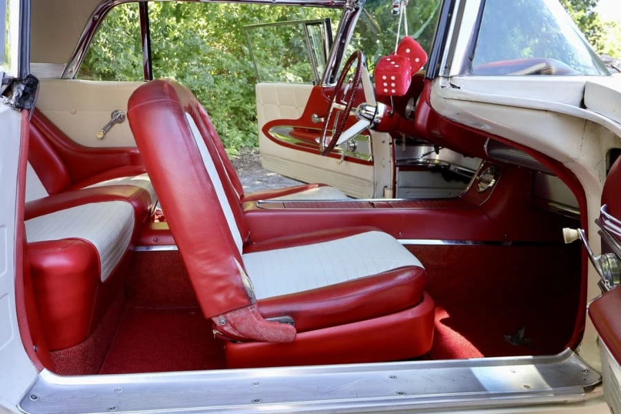 1960 Ford Thunderbird 2nd Gen - Image 11 of 22