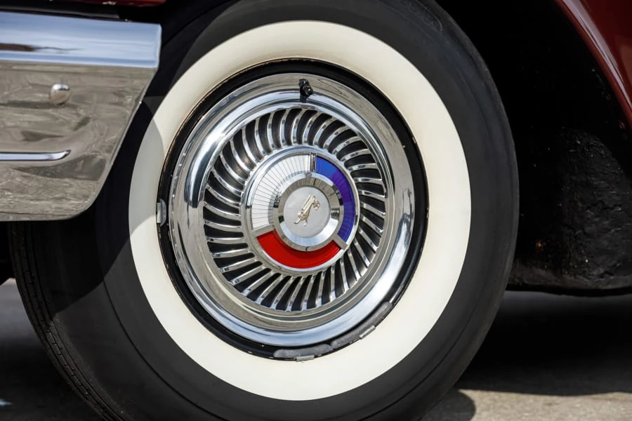 1960 Ford Thunderbird 2nd Gen - Image 10 of 31