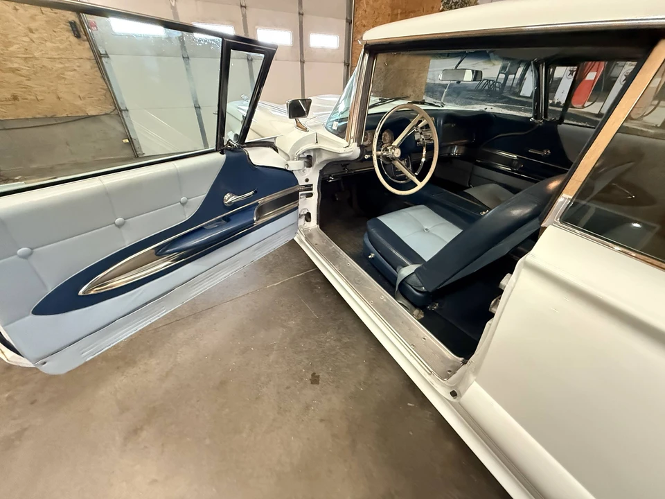 1960 Ford Thunderbird 2nd Gen - Image 14 of 22