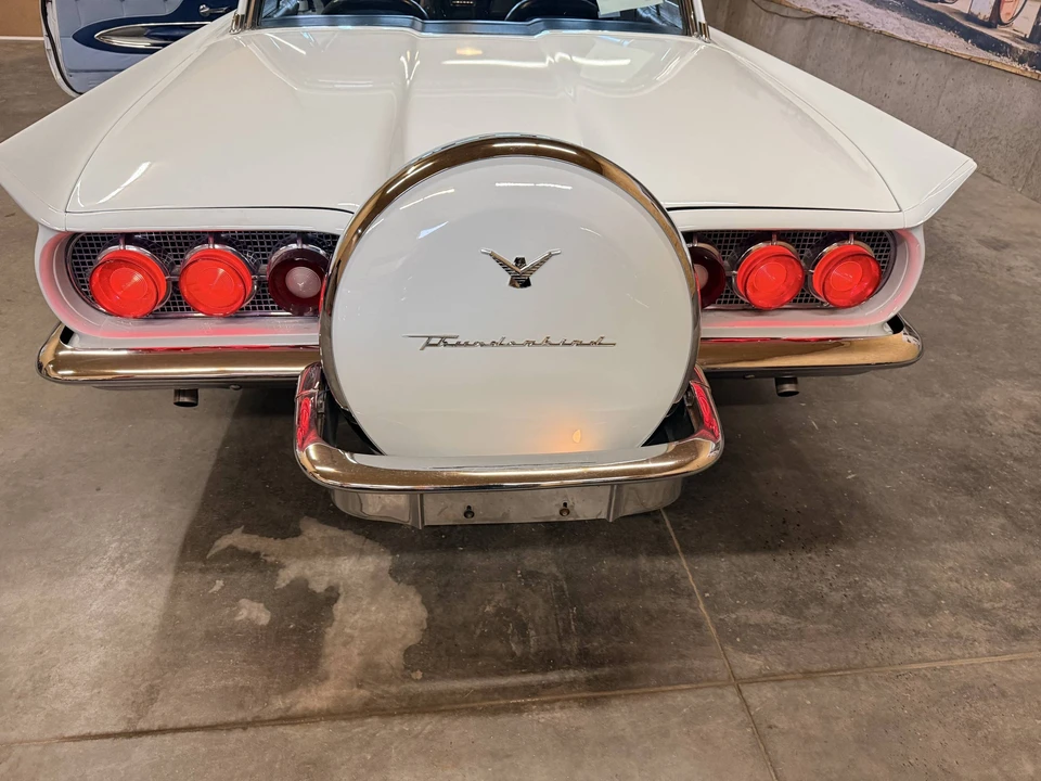 1960 Ford Thunderbird 2nd Gen - Image 10 of 22