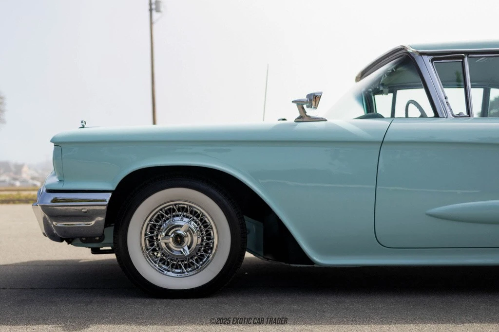 1960 Ford Thunderbird 2nd Gen - Image 4 of 12