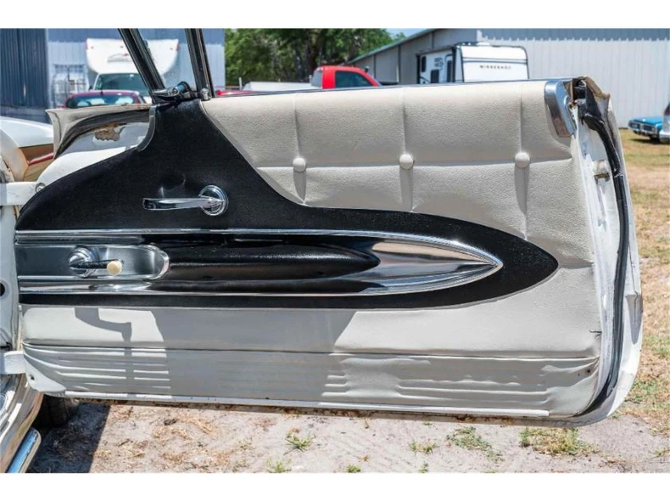 1960 Ford Thunderbird 2nd Gen - Image 6 of 16