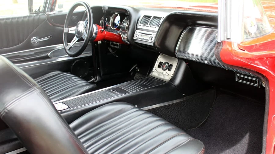 1960 Ford Thunderbird 2nd Gen - Image 4 of 8