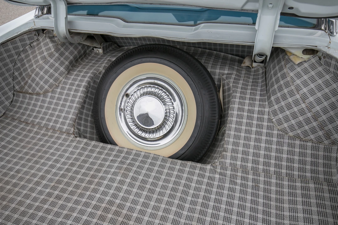 1960 Ford Thunderbird 2nd Gen - Image 25 of 31