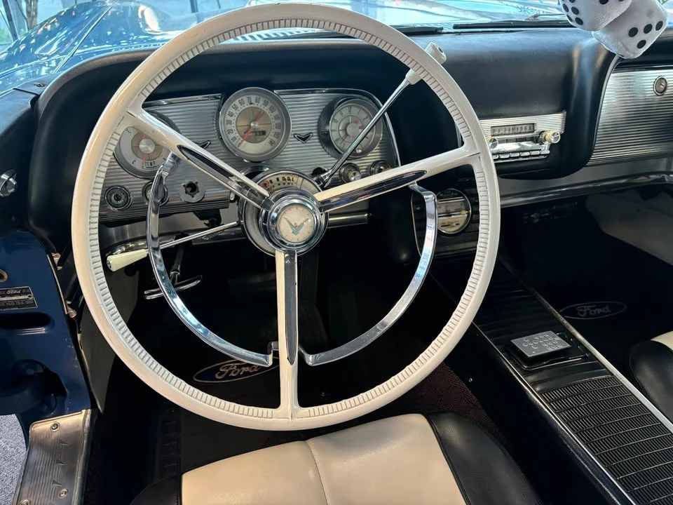 1960 Ford Thunderbird 1st Gen - Image 19 of 20