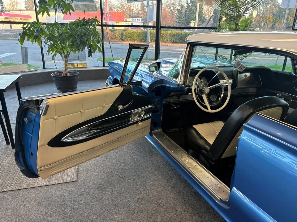 1960 Ford Thunderbird 1st Gen - Image 11 of 20